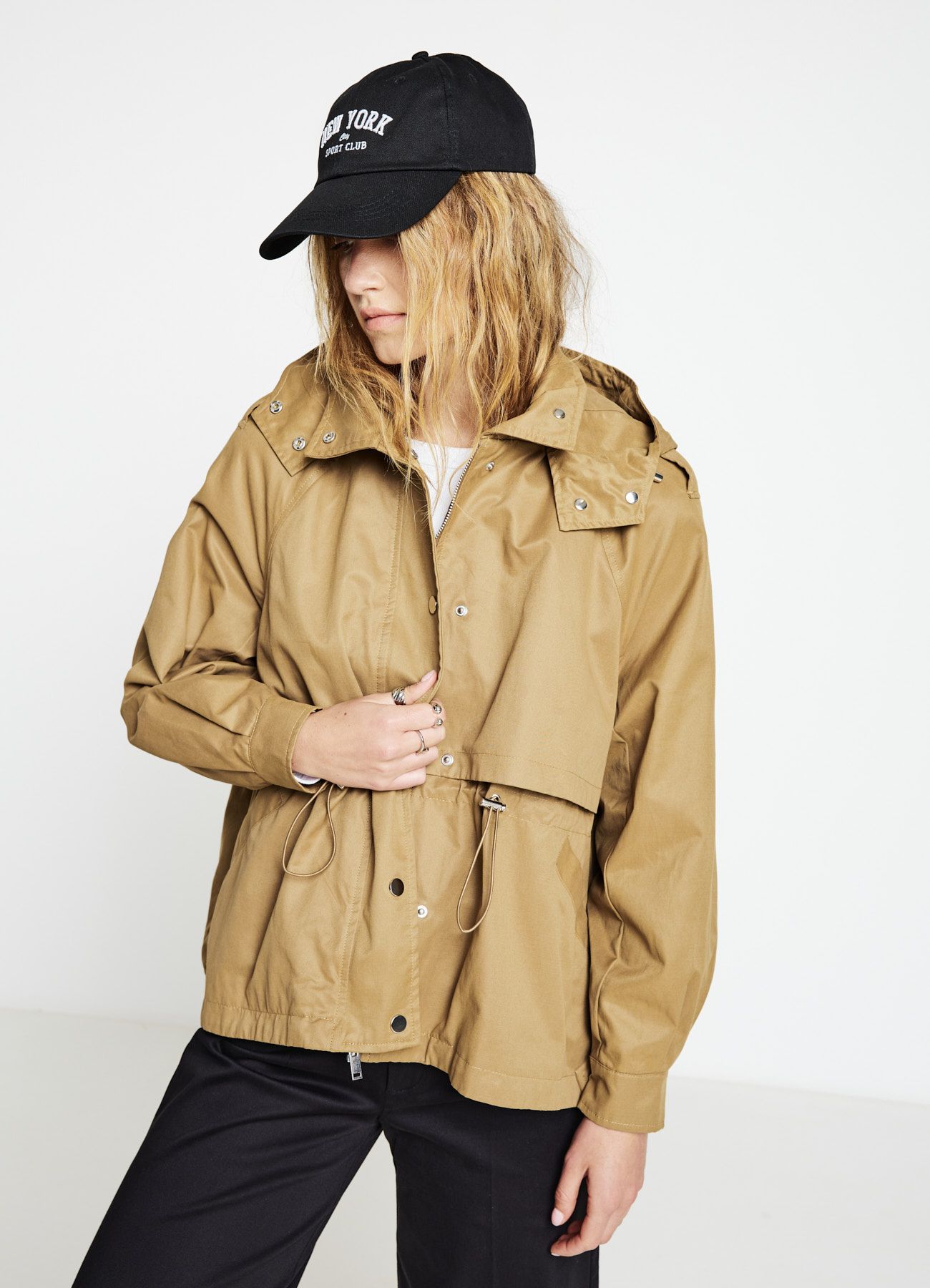 Small-Hat Woman Calliope Intimo